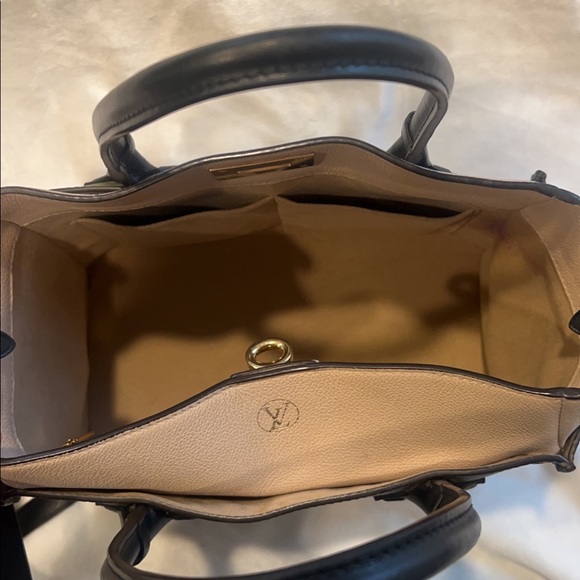 LOUIS VUITTON ON MY SIDE MM - Picture 6 of 8